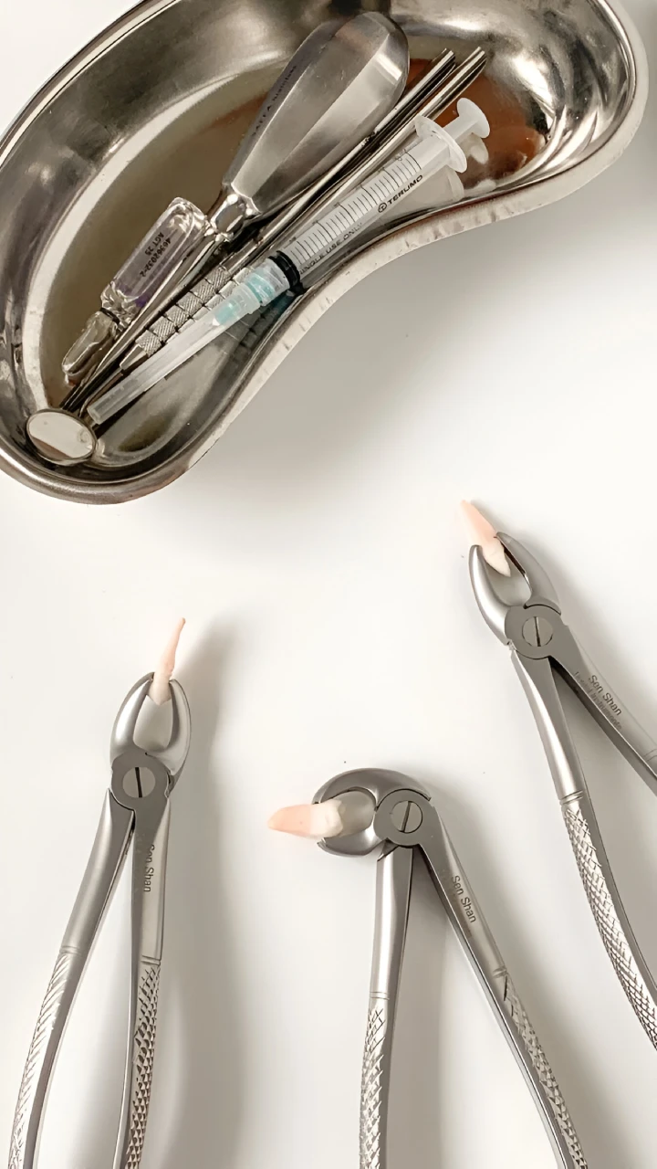 cirugia dental madrid instrumental y piezas dentales